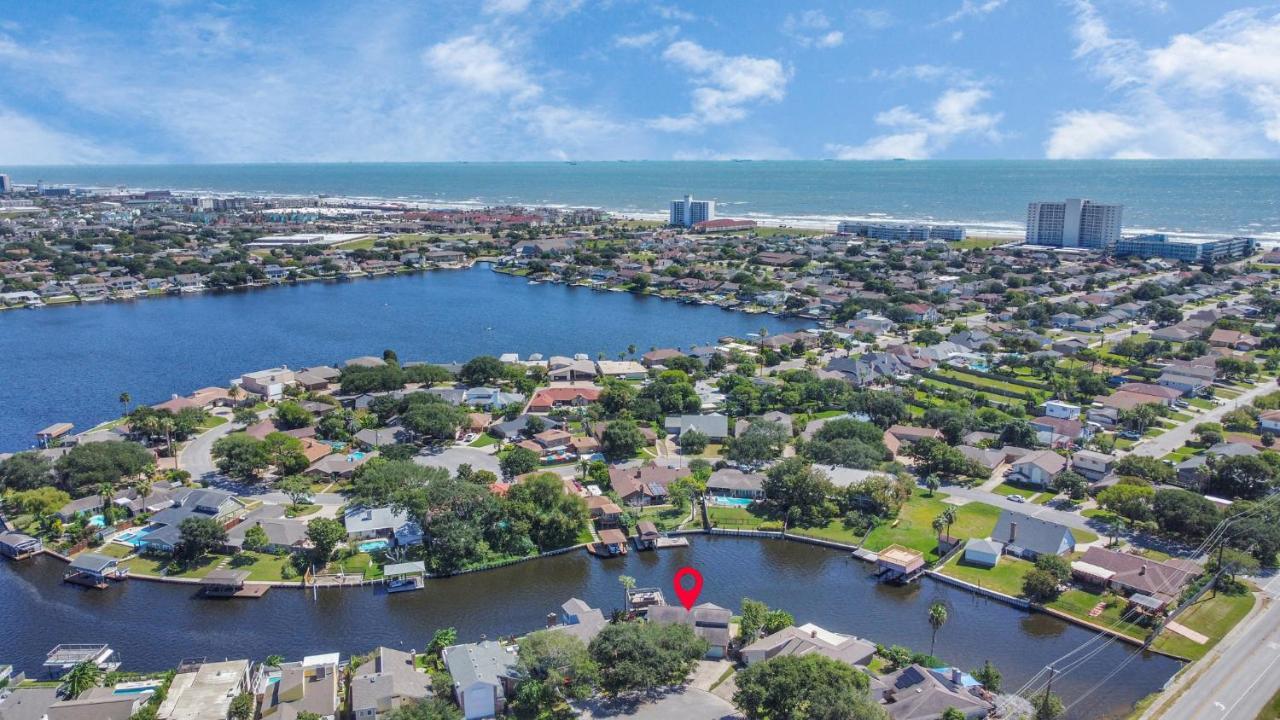 Beauty On The Water! Lake House Near The Beaches! غالفيستون، تكساس المظهر الخارجي الصورة
